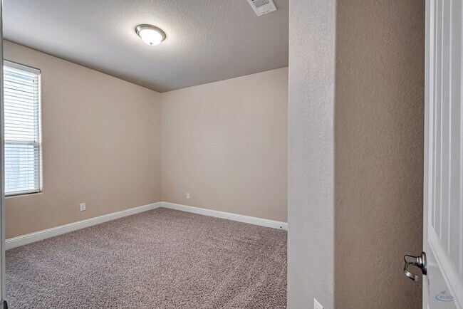 Building Photo - 7041 XIT Ranch Rd