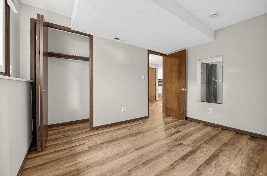 Building Photo - 7351 Berkshire Way