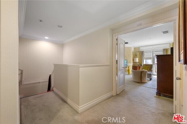 Building Photo - 732 Tennis Club Ln