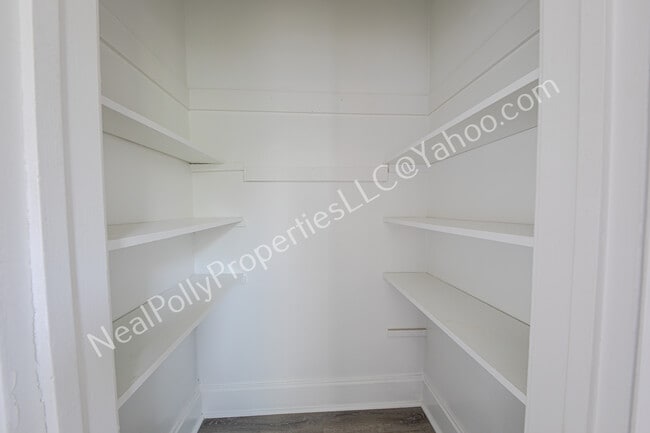 Building Photo - 1795 Kahn Avenue