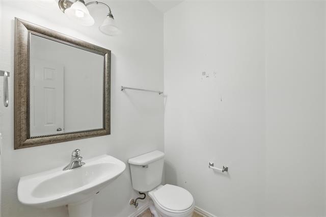 Building Photo - 9846 Cedarcrest Dr