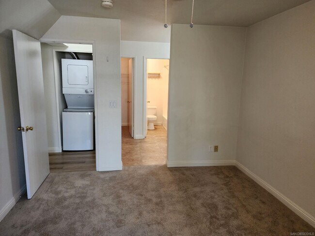 Building Photo - 3520 Lebon Dr