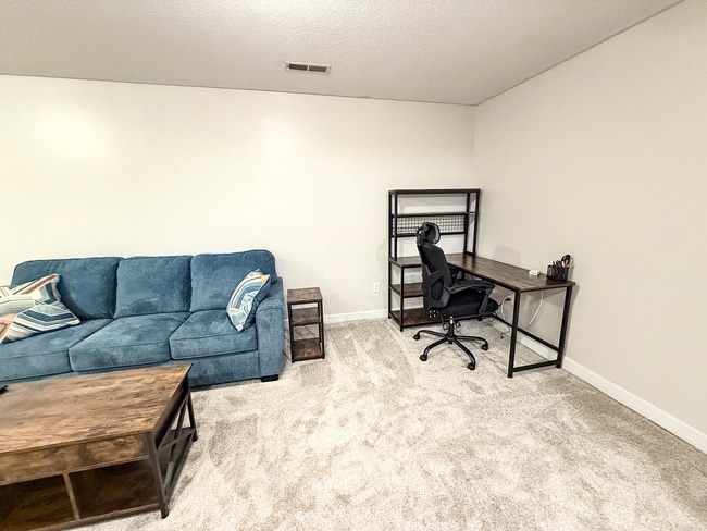 Building Photo - 1702 Garrison Pl