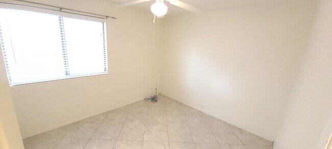 Building Photo - Maricopa Meadows
