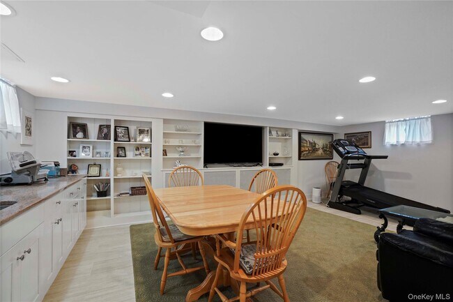 Building Photo - 30 Summit St