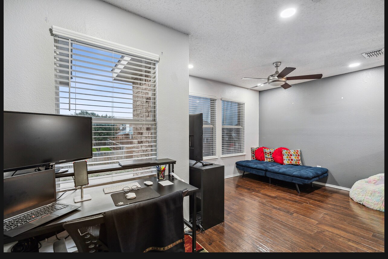 Building Photo - 2453 Graystone Dr