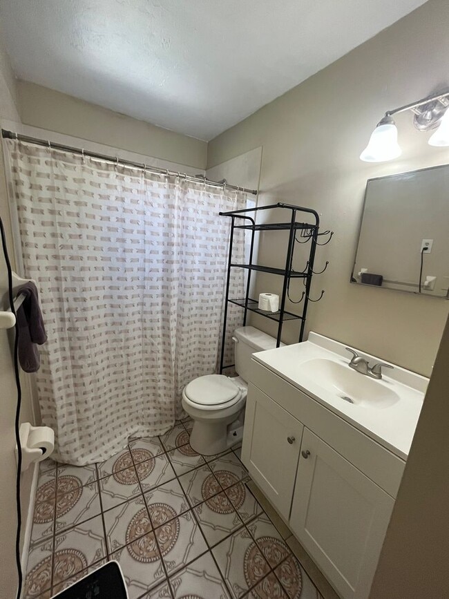 Building Photo - 3/1/1 located in Summerfield