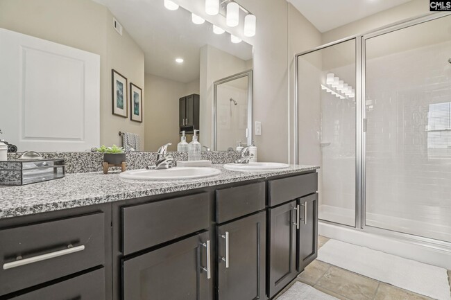 Building Photo - 440 Town Center Pl