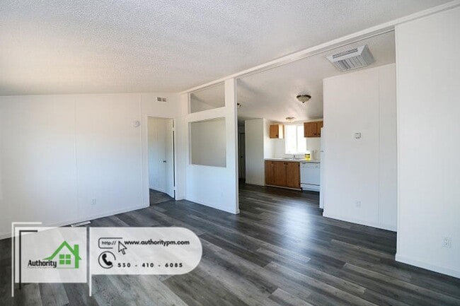 Building Photo - 7700 Fisher Ln