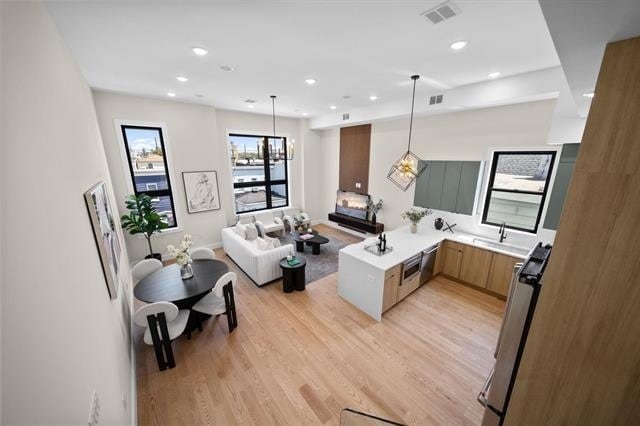 Building Photo - 27 Graham St