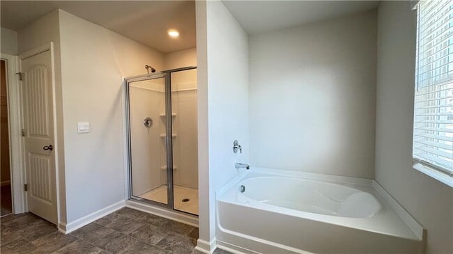 Building Photo - 488 Stoneybrook Dr