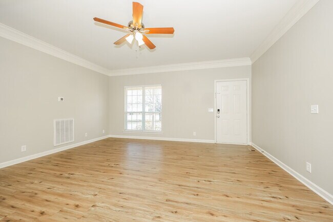 Building Photo - 2651 Battleground Dr