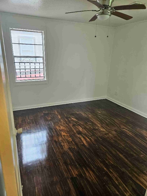Building Photo - 464 Fernwood Ave