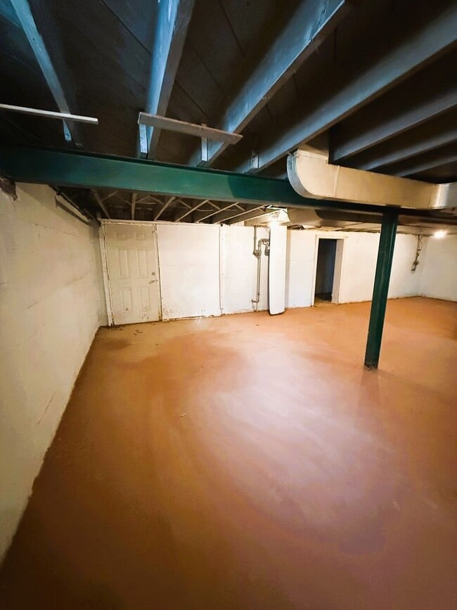 Building Photo - Spacious 3 Bedroom Rental!