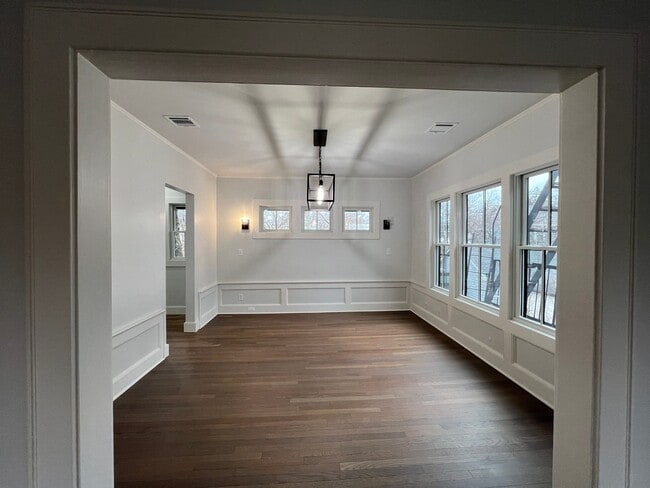 Building Photo - 45 Fairfield St