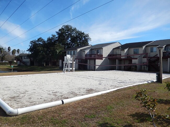 Building Photo - 1315 Airport Dr