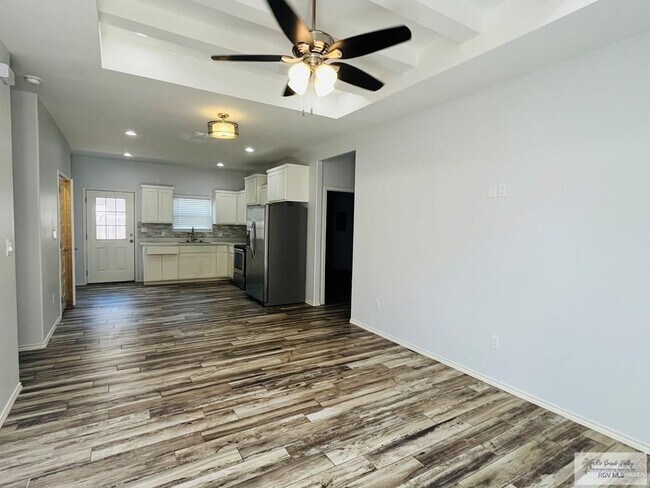 Building Photo - 16 Carlisle Ave