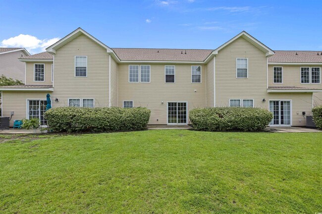 Building Photo - 1060 Fairway Ln