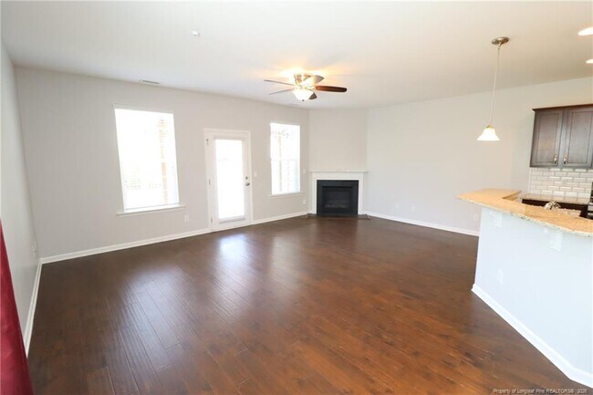Building Photo - 408 Starkey St
