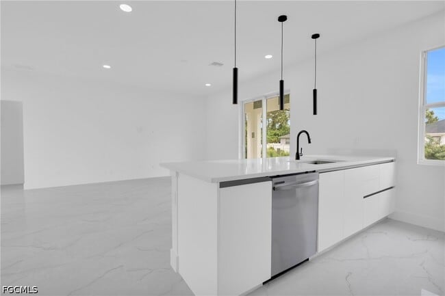 Building Photo - 2614 19th St W