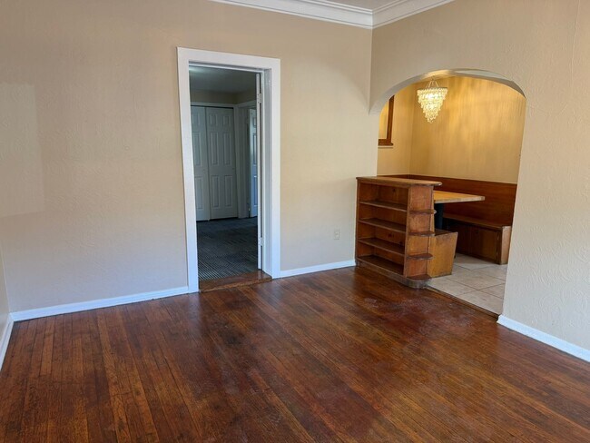 Building Photo - Charming 3 Bedroom Ranch Home for Rent in the Heart of Colorado Springs