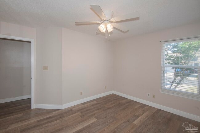 Building Photo - 5051 Grande Dr