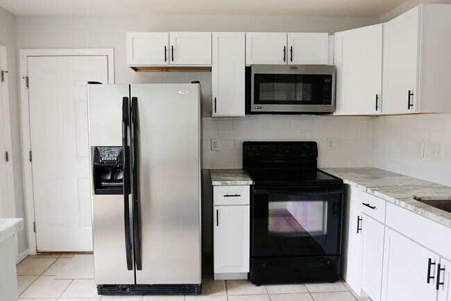 Building Photo - Available now. Beautiful fully renovated 3...