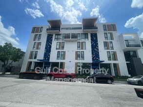 Building Photo - Zahrada 2- An enclave in Downtown Sarasota