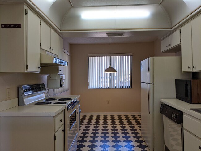 Building Photo - 3035 Finsterwald Dr