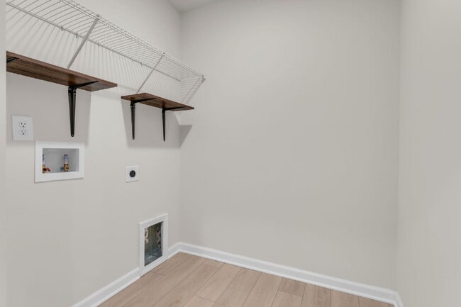 Building Photo - Stylish 3BR/2.5BA Craftsman Townhome with Modern Finishes in Pendleton! $1,700/mo rent