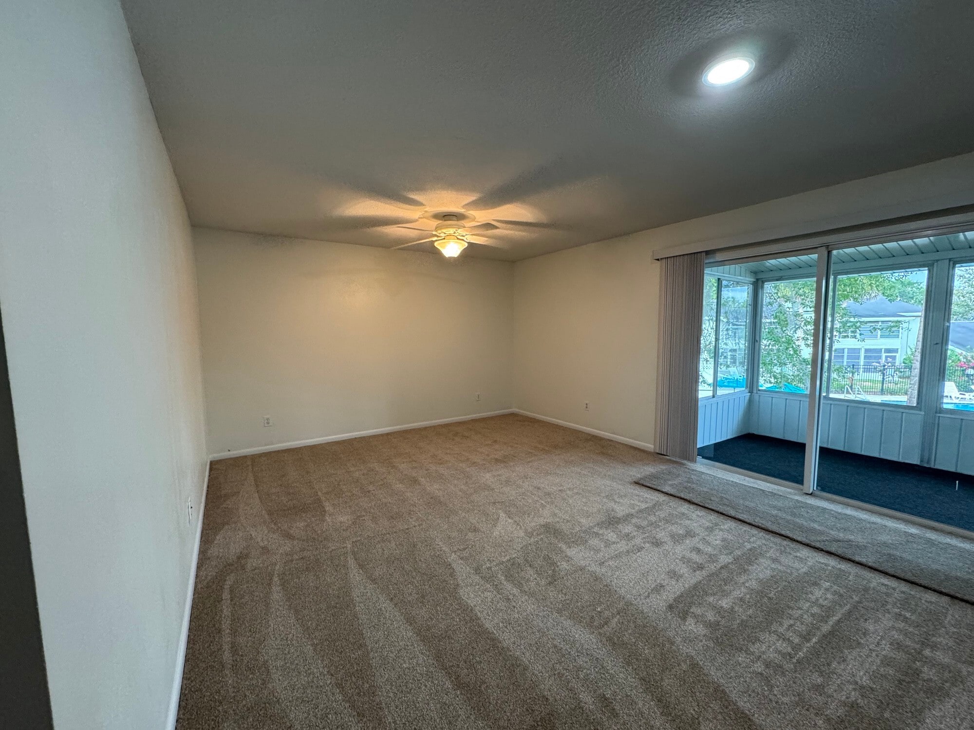 Building Photo - 568 Bahia Cir