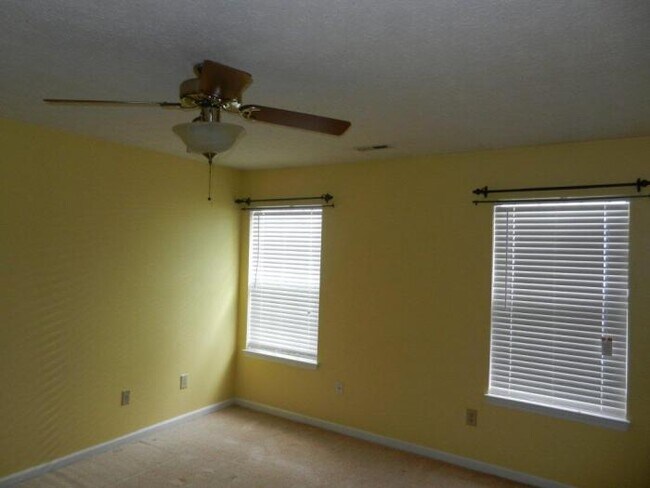 Building Photo - 3 bedroom in Hampton VA 23666