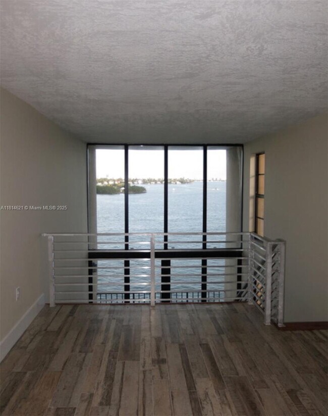 Building Photo - 7899 NE Bayshore Ct