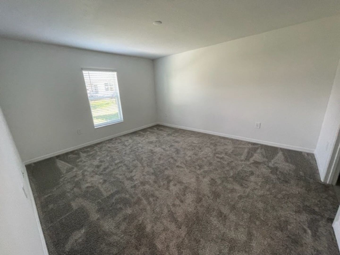 Building Photo - 844 Ofanto Wy