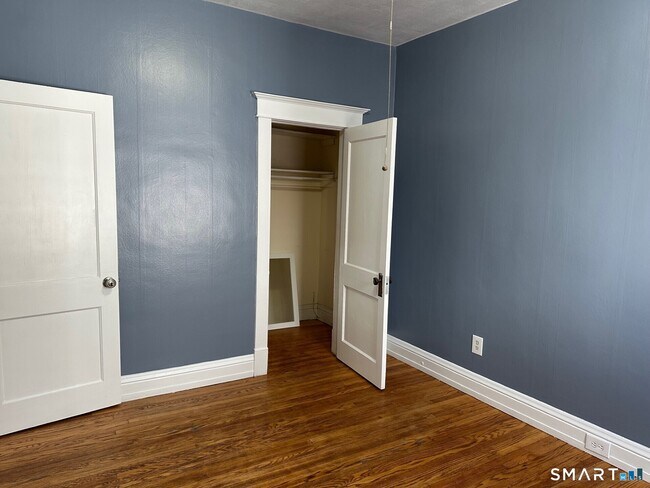 Building Photo - 20 Taylor St