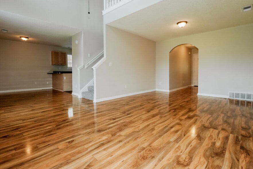 Building Photo - 7335 Red Maple Dr