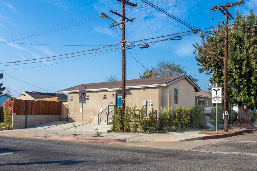 Building Photo - 5401 W 83rd St