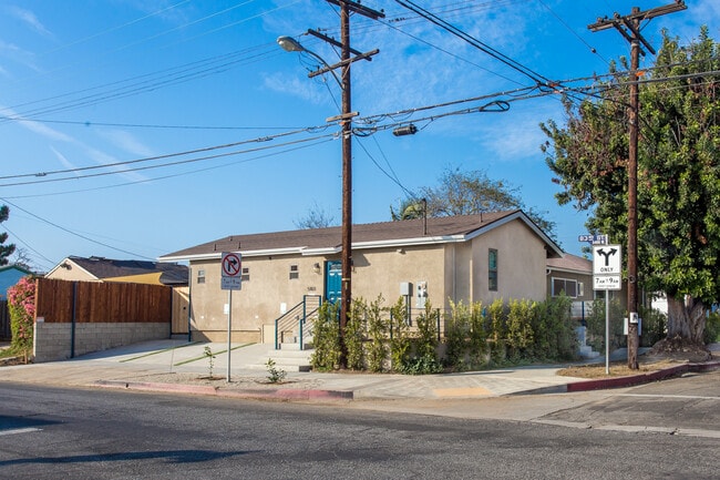 Building Photo - 5401 W 83rd St