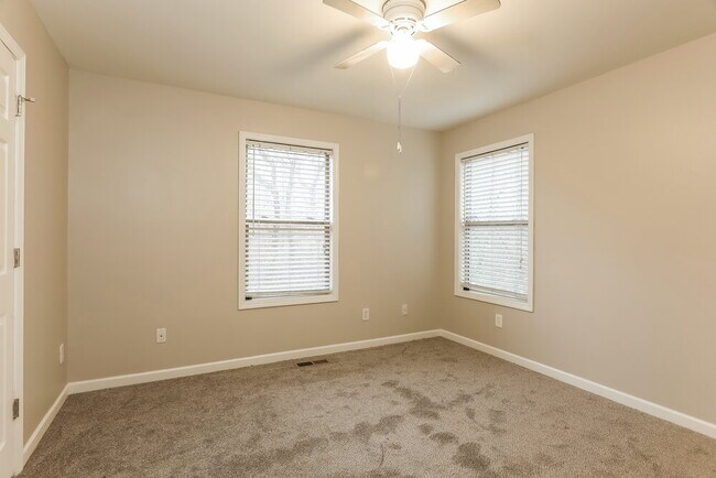 Building Photo - 110 Spring Glade Cir