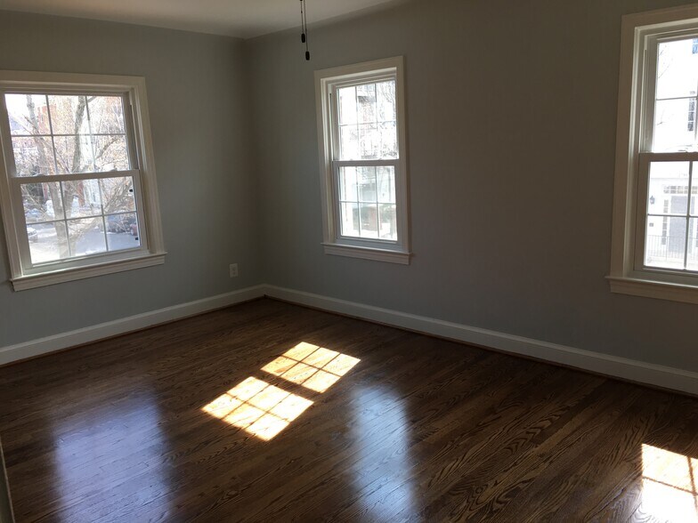 Master Bedroom - 2713 South Veitch Street