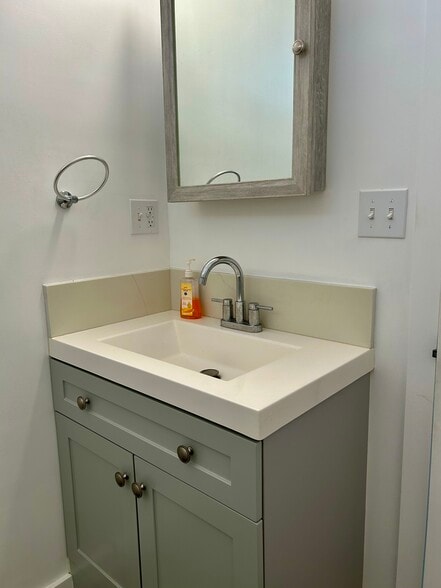 Bathroom sink - 8208 Truxton Ave