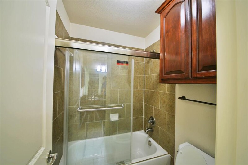 Building Photo - 778 Fall River Dr