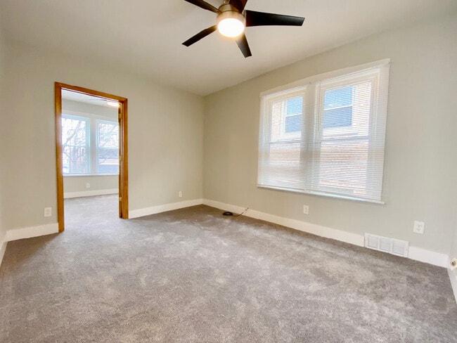 Building Photo - 5517 W Higgins Ave