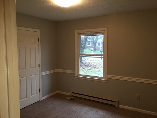 Bedroo - 116 Hill N Dale Dr
