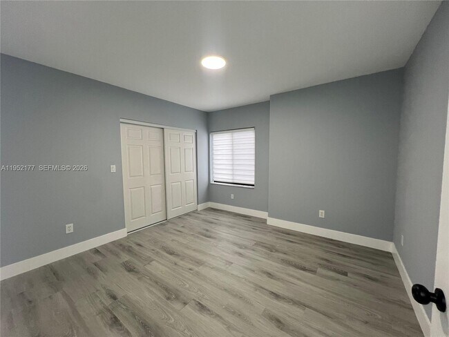 Building Photo - 3297 SW 26th St