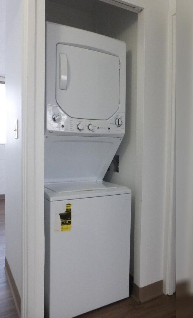 Building Photo - Mountainview Terrace – 2 Bed / 1 Bath / 1 Parking in Kaneohe