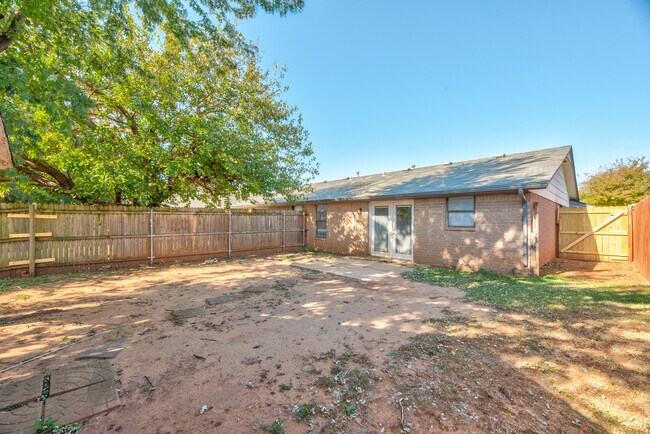 Building Photo - 12500 SW 2nd St