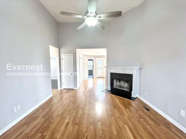 Building Photo - 1808 Lakewood Village Dr