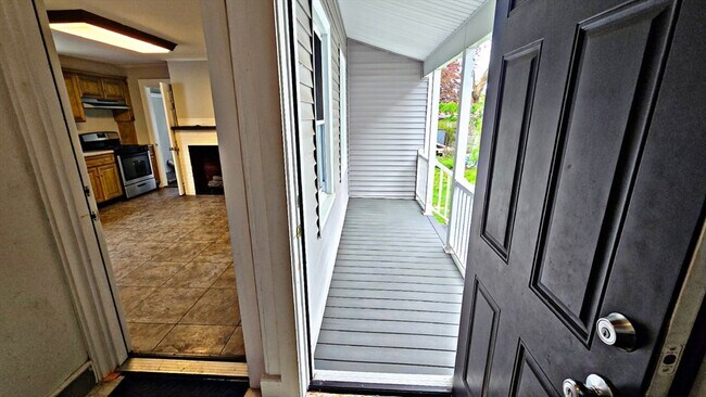 Building Photo - 125 Hillman St