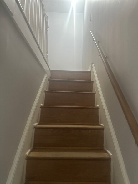 Building Photo - 1121 Whitelock St